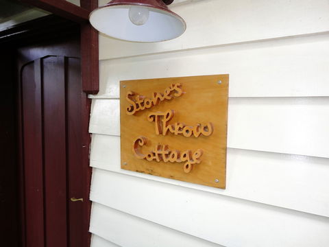 Stones Throw Cottage Bed & Breakfast - Timeshare Accommodation 0
