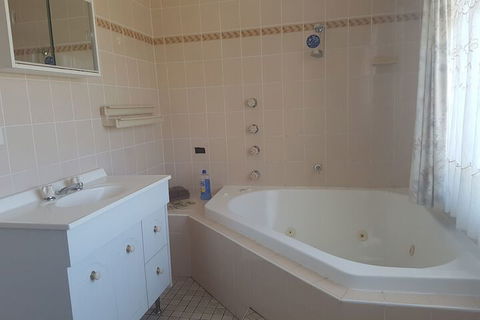 Lake Front Motel - Timeshare Accommodation 6