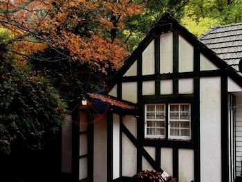 Tudor Cottages Mt Dandenong - Timeshare Accommodation 0