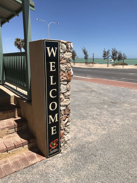 Shark Bay Seafront Apartments - Timeshare Accommodation 3