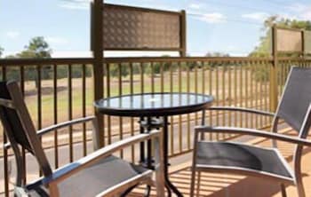 Emerald Executive Apartments - Timeshare Accommodation 6