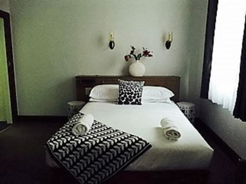 Burkes Hotel Motel - Timeshare Accommodation 1
