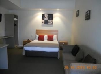 Burkes Hotel Motel - Timeshare Accommodation 6