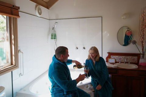 Olinda Country Cottages - Timeshare Accommodation 2