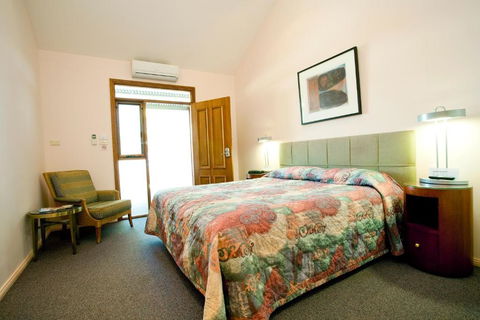 Gundaroo Colonial Inn - Timeshare Accommodation 3