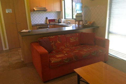 Idyllic Retreat For 4 People In Beautiful Otway Ranges, Recharge & Refresh In Hot Tub - Timeshare Accommodation 4