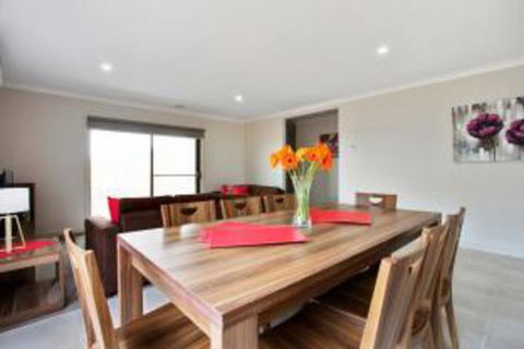 Serviced Houses Point Cook - Timeshare Accommodation 2