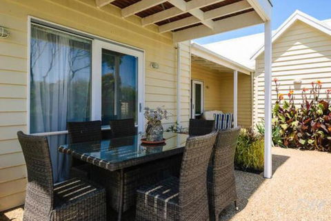 Seaside Spa Retreat - Timeshare Accommodation 3