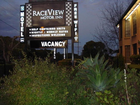 A Raceview Motor Inn - Timeshare Accommodation 1