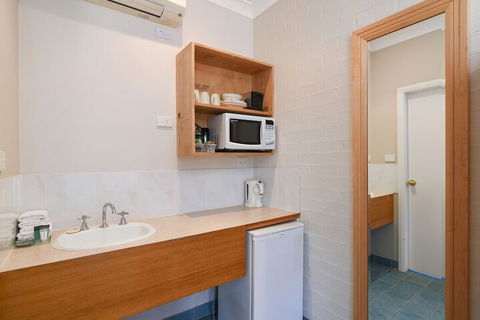 Catalina Motel Lake Macquarie - Timeshare Accommodation 5