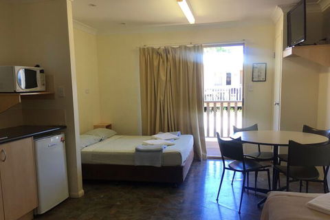 Inland Oasis Motel - Timeshare Accommodation 4