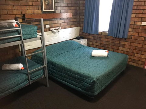 Miles Outback Motel - Timeshare Accommodation 2