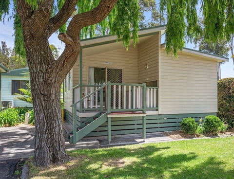Pleasurelea Tourist Resort And Caravan Park - Timeshare Accommodation 4