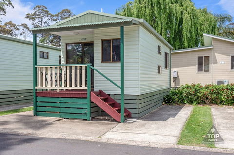 Pleasurelea Tourist Resort And Caravan Park - Timeshare Accommodation 2