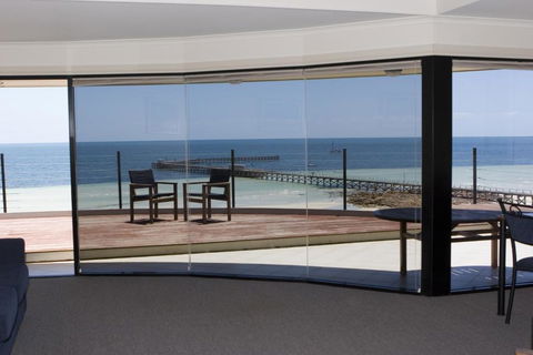 Cliff House Beachfront Villas - Timeshare Accommodation 5
