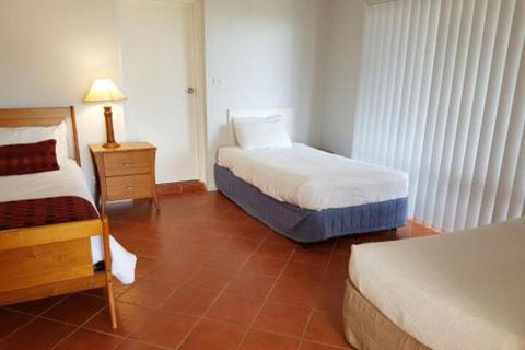 Corlette Poolside Getaway - Timeshare Accommodation 2