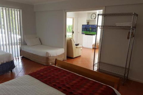 Corlette Poolside Getaway - Timeshare Accommodation 6