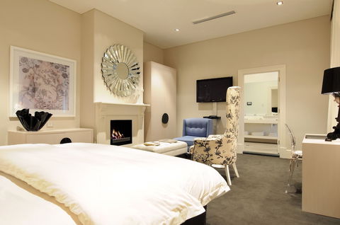 5 Rooms At The Stirling Hotel - Timeshare Accommodation 1
