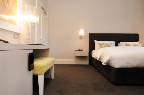 5 Rooms At The Stirling Hotel - Timeshare Accommodation 4