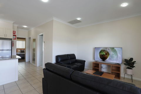 Cadman Motor Inn & Apartments - Timeshare Accommodation 1