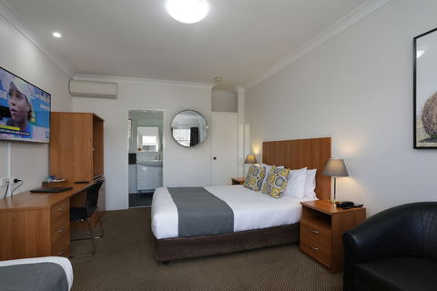 Cadman Motor Inn & Apartments - Timeshare Accommodation 6