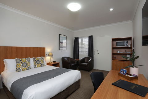 Cadman Motor Inn & Apartments - Timeshare Accommodation 2