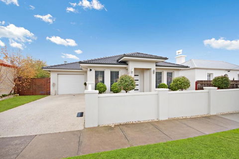 Central Warrnambool Townhouse - Timeshare Accommodation 2