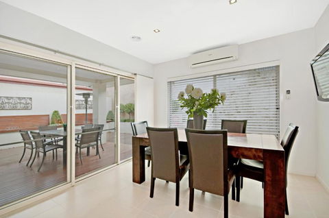 Central Warrnambool Townhouse - Timeshare Accommodation 4