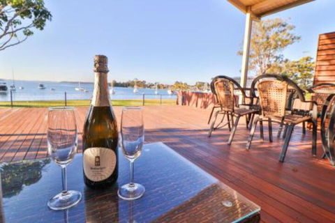 Lakefront Simplicity - Timeshare Accommodation 0