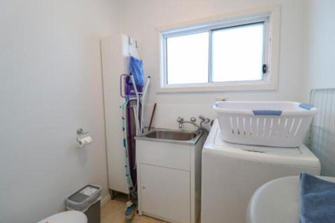 Lakefront Simplicity - Timeshare Accommodation 6
