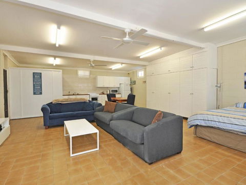 The Studio On The Lake At Fishing Point Lake Macquarie Honestly Put The Line In & Catch Fish - Timeshare Accommodation 1
