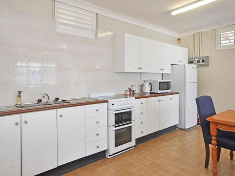 The Studio On The Lake At Fishing Point Lake Macquarie Honestly Put The Line In & Catch Fish - Timeshare Accommodation 4