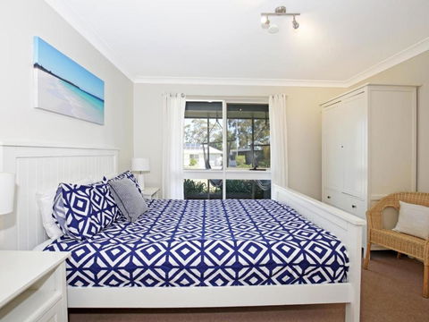 Hayes Beach House Jervis Bay Pet Friendly Award Winner Fireplace - Timeshare Accommodation 5
