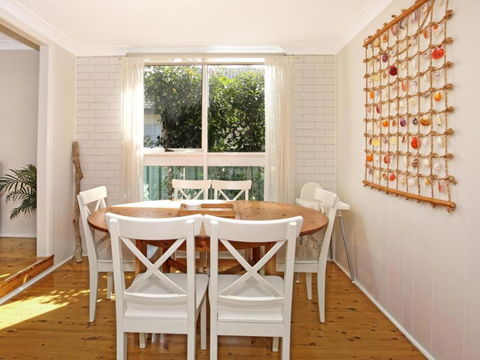 Hayes Beach House Jervis Bay Pet Friendly Award Winner Fireplace - Timeshare Accommodation 2