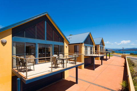 Snug Cove Villas - Timeshare Accommodation 1