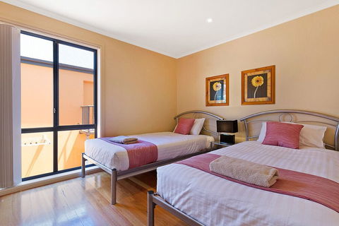 Snug Cove Villas - Timeshare Accommodation 4