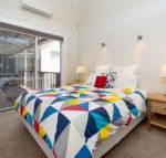 Waterstreet Apartment
