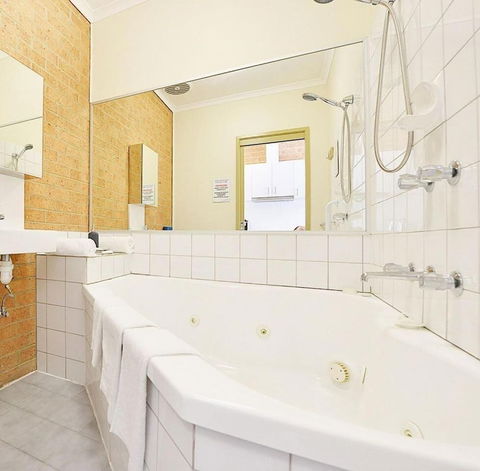 Cranbourne Motor Inn - Timeshare Accommodation 6