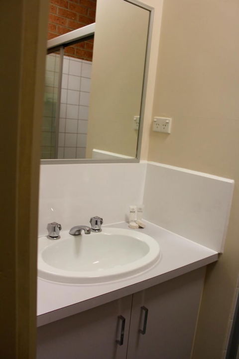 Cranbourne Motor Inn - Timeshare Accommodation 5