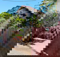 Tropic Days Backpackers