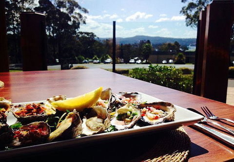 Wheelers Seafood Restaurant - Timeshare Accommodation 18