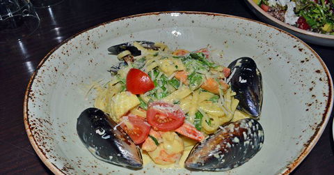 Rose Garden West Dubbo Thai Restaurant - Timeshare Accommodation 16