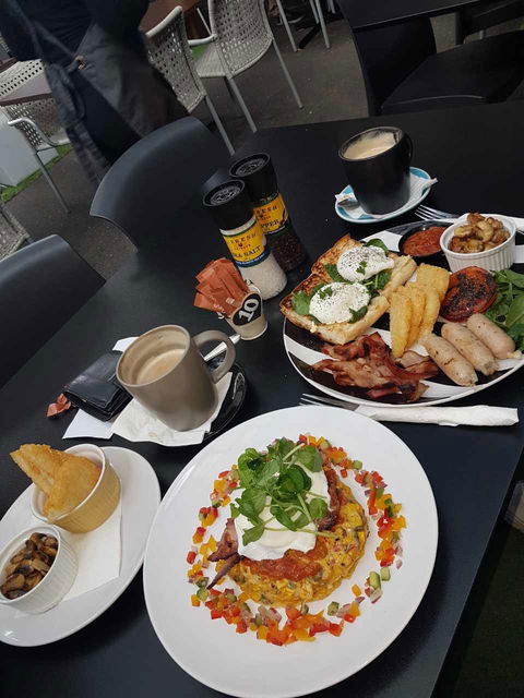 Gourmet Breakfast Cafe - Timeshare Accommodation 4