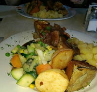 Queens Arms Hotel Riccardo's Seafood and Steakhouse - Timeshare Accommodation