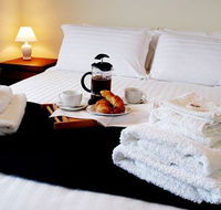 Hut on the Hill BB - Timeshare Accommodation