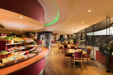 Stamford Plaza Adelaide - Timeshare Accommodation 9