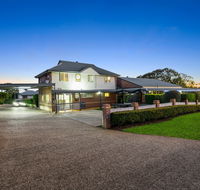 Ambassador On Ruthven Motel - Timeshare Accommodation
