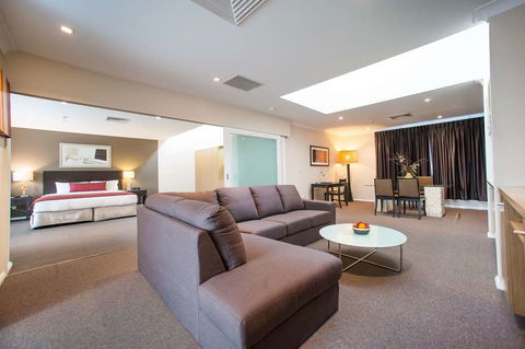 Ramada Hotel & Suites Sydney Cabramatta - Timeshare Accommodation 6