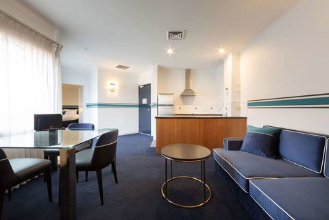 Ramada By Wyndham Diplomat Canberra - Timeshare Accommodation 8