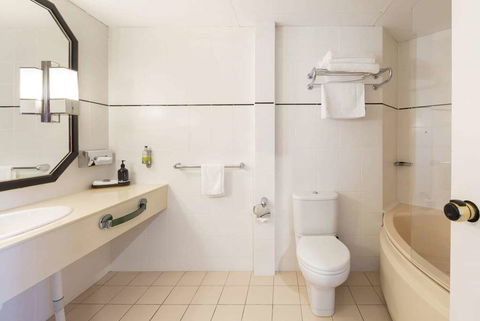 Ramada By Wyndham Diplomat Canberra - Timeshare Accommodation 11